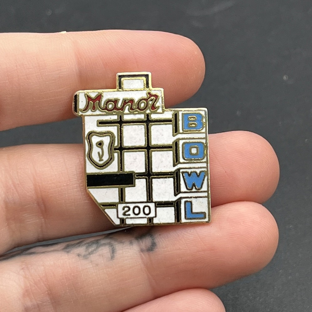 Manor Bowl 200 Award Bowling Lapel Hat Pin